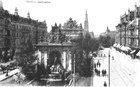 Brama Portowa, w głębi plac Zwycięstwa z widoczną wieżą kościoła Św. Wojciecha (1913 r.)