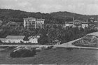 Szczecin-Zdroje - budynki dawnego sanatorium na tle Wzgórza Śmiłowskiego. (1920 r.)