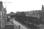 Zabudowa w rejonie placu Żołnieża Polskiego. W głębi nie istniejący budynek Teatru Miejskiego (1915 r.)