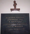 plac Orła Białego 2, tablica Medyczne Studium Zawodowe Nr 2,1985 r.