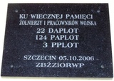 plac Zwycięstwa kościół pw. św. Wojciecha, tablica „Ku wiecznej pamięci…” 05.10.2006 r.