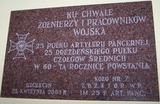 plac Zwycięstwa, kościół pw. św. Wojciecha, tablica KU CHWALE ŻOŁNIERZY, 23.04.2004 r.