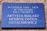 aleja Jana Pawła II 41, tablica Henryk Ostachiewicz (1911- 1974), 2004 r.