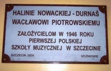 ul. Staromłyńska 13, tablica ku czci założycieli pierwszej szkoły muzycznej w Szczecinie,  2006 r.
