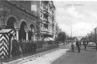 Nie istniejący budynek Straży Miejskiej przy Alei Niepodległości. na jego miejscu w 1928 roku wybudowano gmach "UFA Palast" - dzisiejszy Dom Towarowy "Posejdon". (1906 r.)